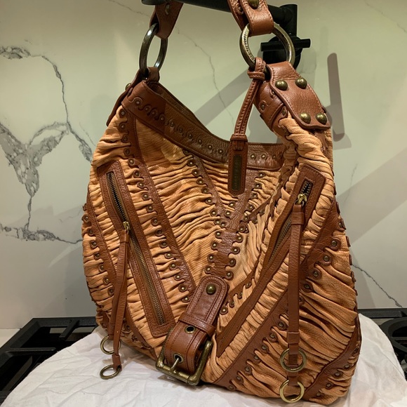 Isabella Fiore hobo bag - Picture 2 of 5